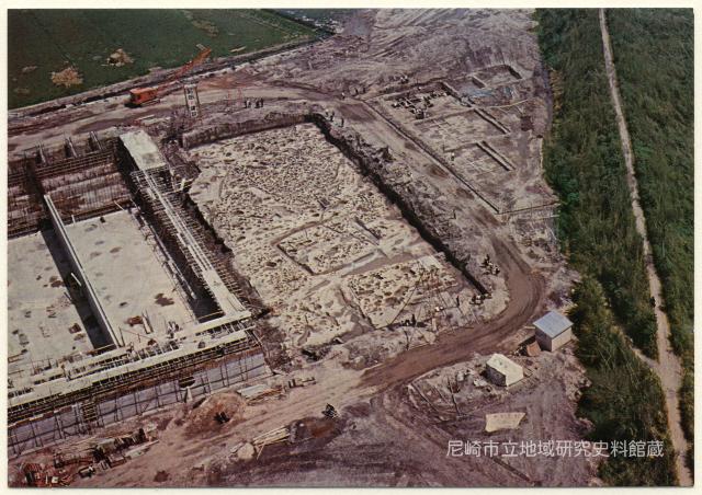 発掘中の田能遺跡