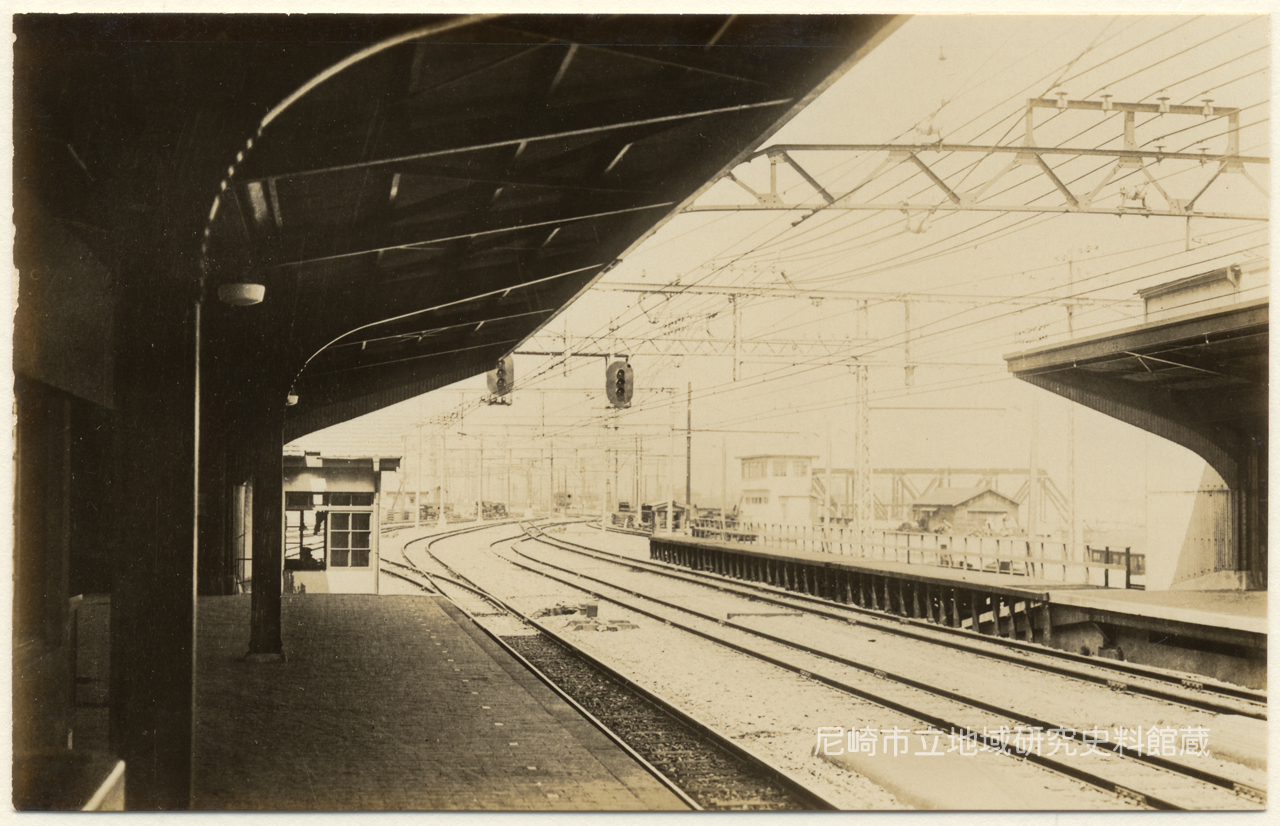 大阪驛高架上プラツトホーム(阪神間省線電車開通記念繪葉書 1